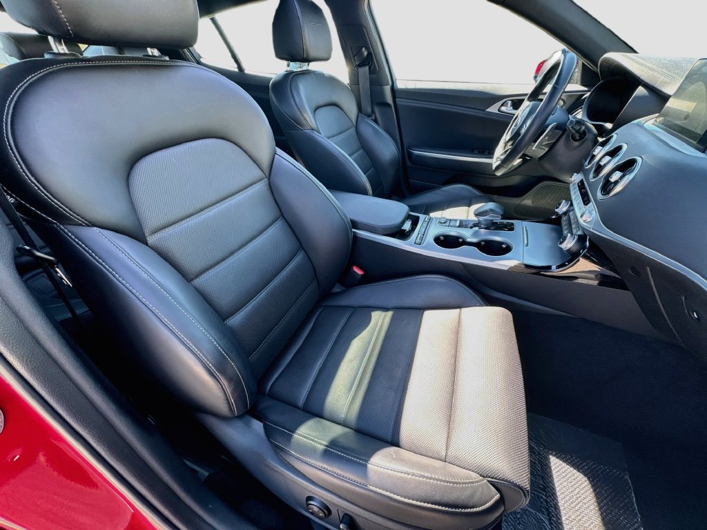 Used 2018 Kia Stinger GT2 RWD image 35