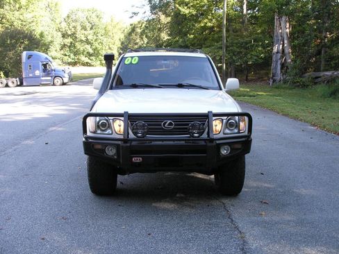 Used 2000 Lexus LX 470 4WD image 2