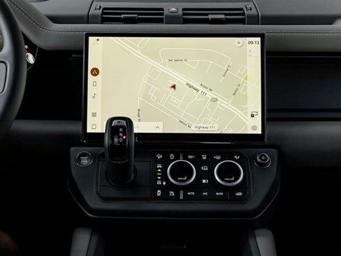New 2026 Land Rover Defender 110 X-Dynamic SE AWD/4WD image 18