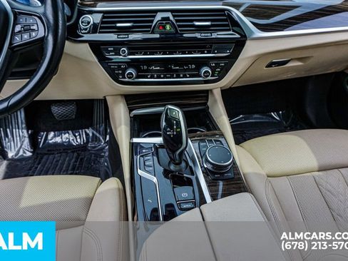 Used 2022 BMW 530i xDrive w/ Convenience Package image 40