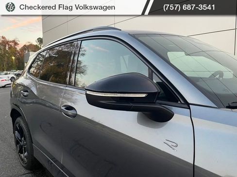 New 2026 Volkswagen Tiguan SE R-Line image 4