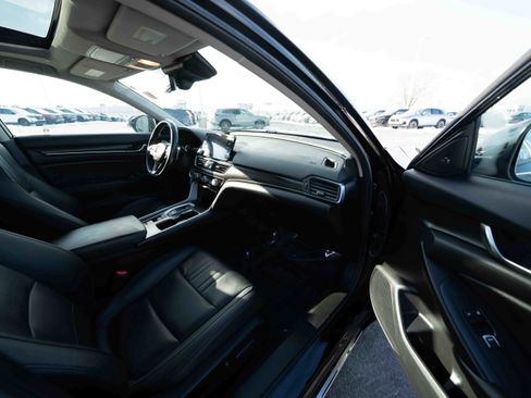 Used 2021 Honda Accord Touring image 25