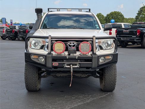 Used 2015 Toyota Tacoma 4x4 Access Cab V6 w/ TRD Off-Road Package image 8