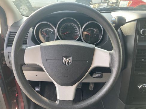 Used 2009 Dodge Grand Caravan SE image 10