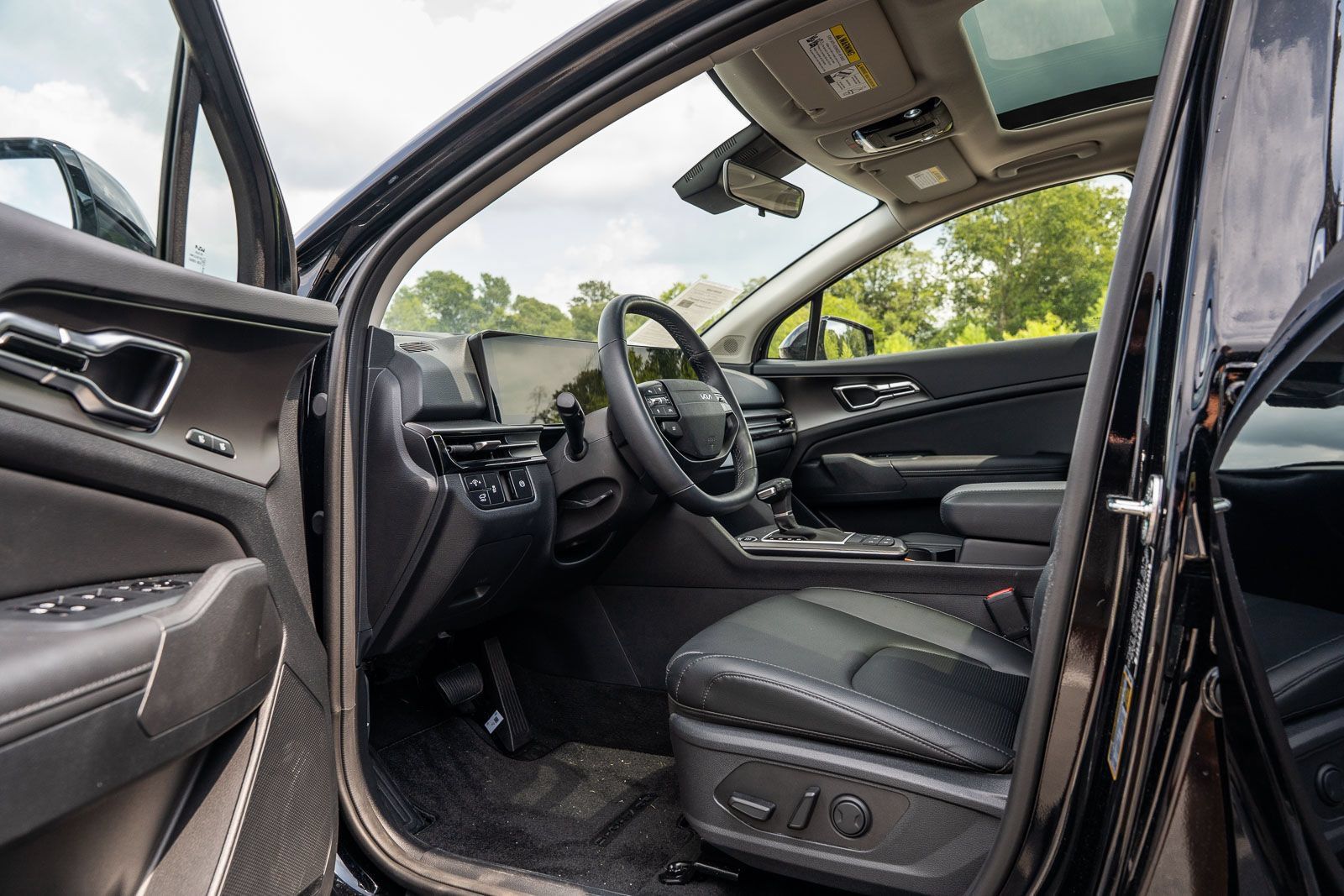 Used 2026 Kia Sportage SX FWD image 19