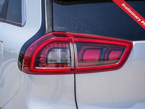 Used 2017 Kia Niro Touring w/ Advanced Technology Package FWD image 9