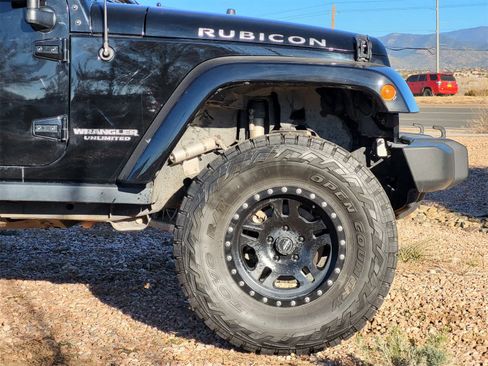 Used 2014 Jeep Wrangler Unlimited Rubicon w/ Connectivity Group image 9