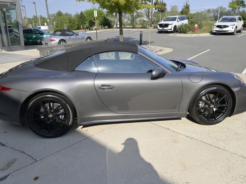 Used 2016 Porsche 911 Carrera 4 image 4