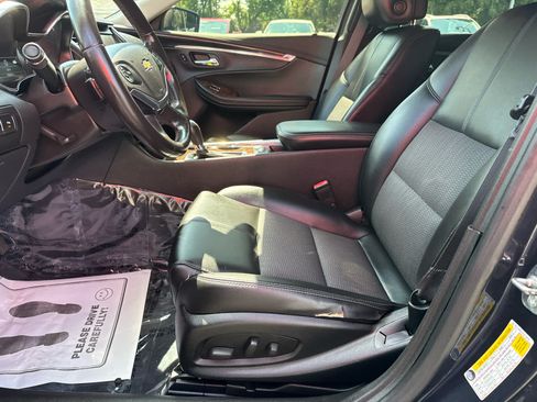 Used 2014 Chevrolet Impala LT w/ Convenience Package FWD image 11