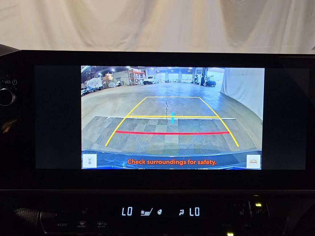 Used 2025 Toyota Camry XLE FWD image 24
