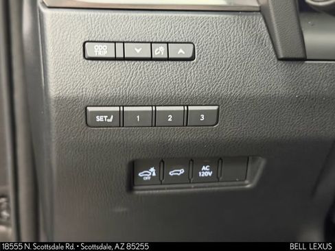 Used 2025 Lexus GX 550 AWD/4WD image 19