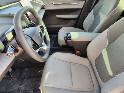 New 2025 Volvo EX30 Plus w/ Protection Package Premier