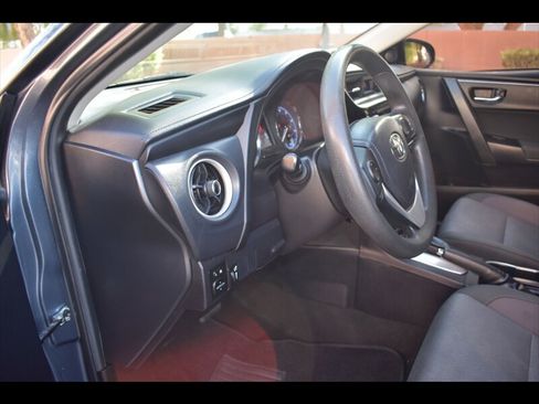 Used 2017 Toyota Corolla LE w/ Carpet Mat Package (TMS) FWD image 14