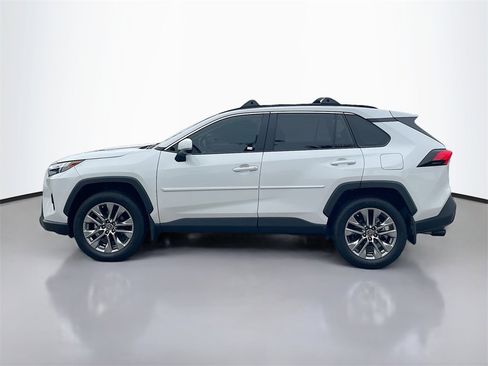 Used 2025 Toyota RAV4 XLE Premium image 4
