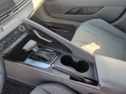 Used 2024 Hyundai Elantra SEL image 23