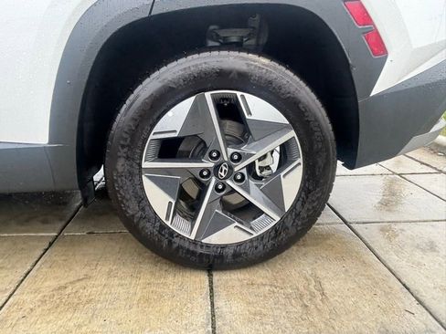 Certified 2025 Hyundai Tucson SEL image 9