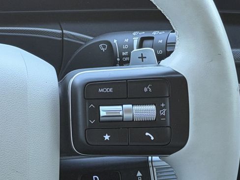 Used 2025 Hyundai Santa Fe SEL image 14