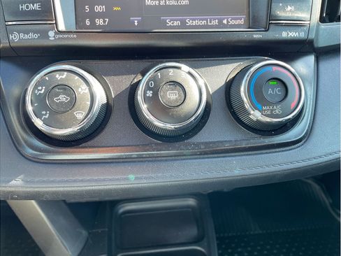 Used 2018 Toyota RAV4 LE w/ All Weather Liner Package AWD/4WD image 19