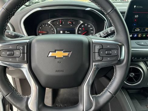 Used 2025 Chevrolet Blazer LT w/ Sound & Technology Package AWD/4WD image 19