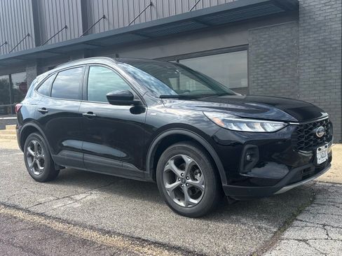 Used 2025 Ford Escape ST-Line Select AWD/4WD image 3