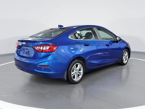 Certified 2018 Chevrolet Cruze LT w/ LT Convenience Package FWD image 3