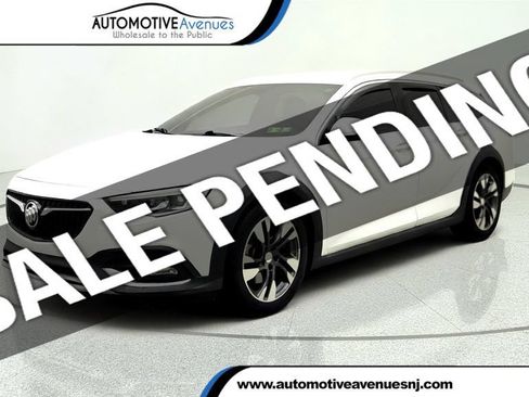 Used 2019 Buick Regal Essence w/ Driver Confidence Package I AWD/4WD image 1