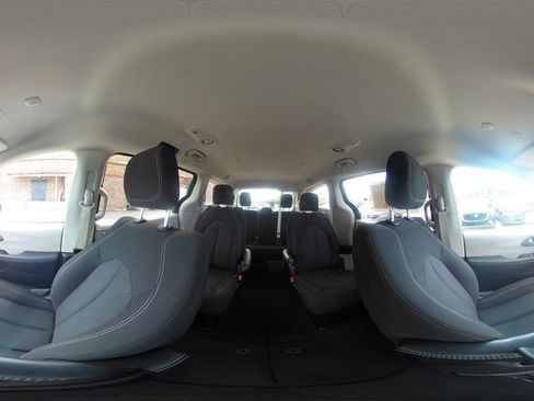 Used 2024 Chrysler Voyager LX FWD image 43