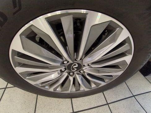 Used 2025 INFINITI QX80 Sensory image 27