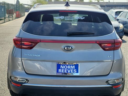Used 2022 Kia Sportage EX FWD image 4