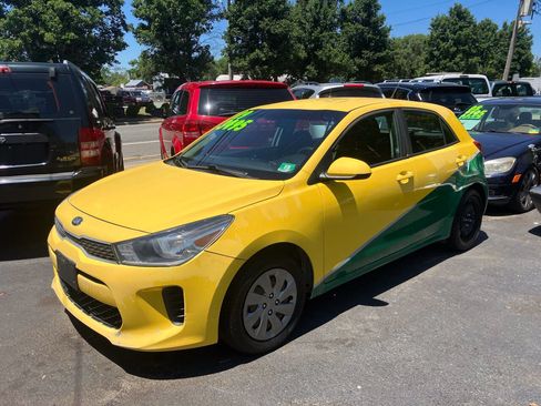 Used 2019 Kia Rio S FWD image 2