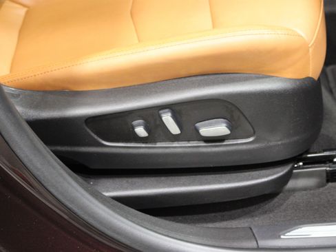 Used 2020 Cadillac XT5 Premium Luxury FWD image 29