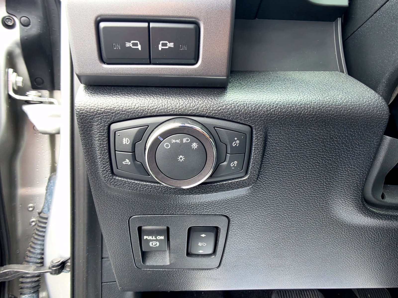 Used 2019 Ford F150 XLT w/ Equipment Group 302A Luxury AWD/4WD image 13