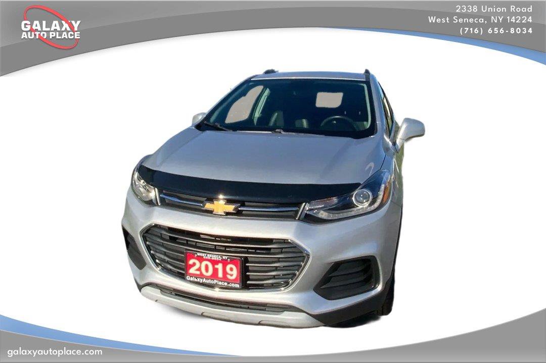 Used 2019 Chevrolet Trax LT w/ LT Convenience Package AWD/4WD image 2