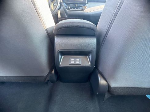 Used 2023 Toyota Corolla LE FWD image 12