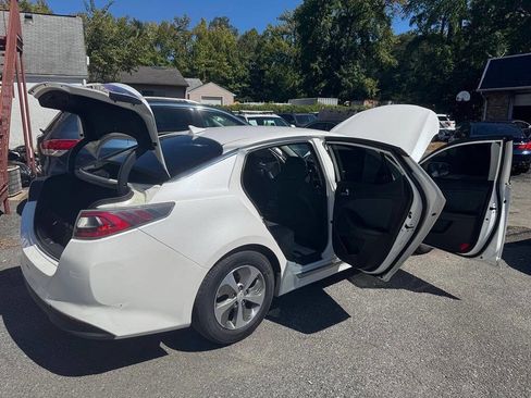 Used 2015 Kia Optima LX image 10