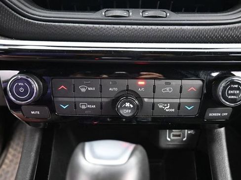 Used 2025 Jeep Compass Trailhawk AWD/4WD image 22