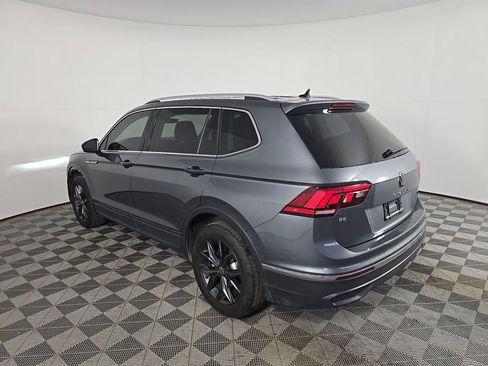 Used 2023 Volkswagen Tiguan SE FWD image 3
