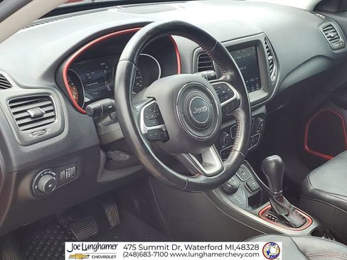 Used 2020 Jeep Compass Trailhawk AWD/4WD image 11
