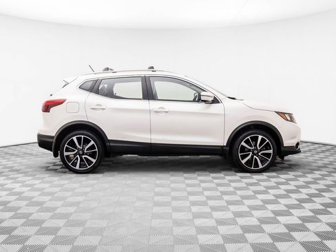 Used 2018 Nissan Rogue Sport SL image 6