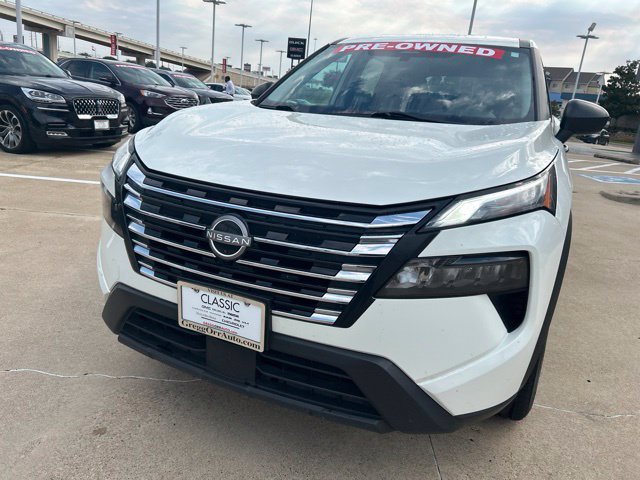 Used 2024 Nissan Rogue S AWD/4WD image 3