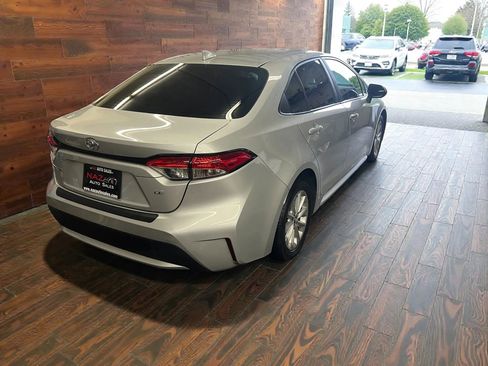 Used 2022 Toyota Corolla LE w/ LE Convenience Package FWD image 7