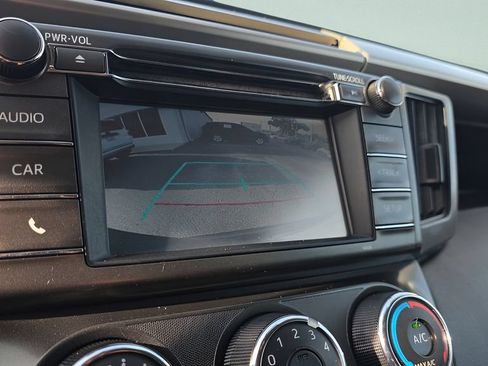 Used 2015 Toyota RAV4 LE FWD image 17