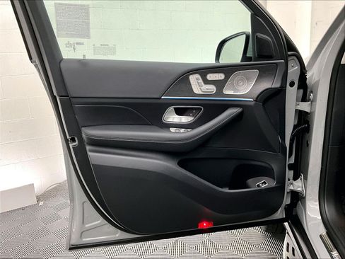 Used 2026 Mercedes-Benz GLS 450 4MATIC image 24