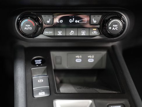 Used 2026 Nissan Kicks SV w/ SV Premium Package AWD/4WD image 29