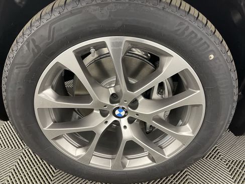 Used 2024 BMW X5 xDrive40i w/ Parking Assistance Package AWD/4WD image 10