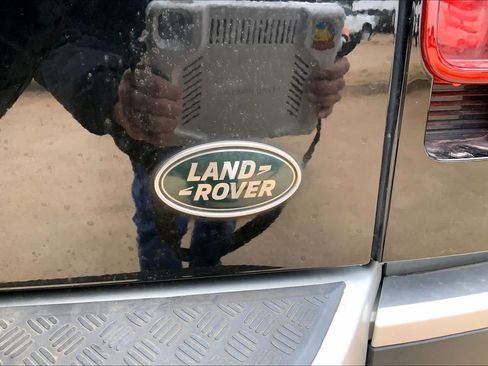 Used 2020 Land Rover Defender 110 SE AWD/4WD image 30