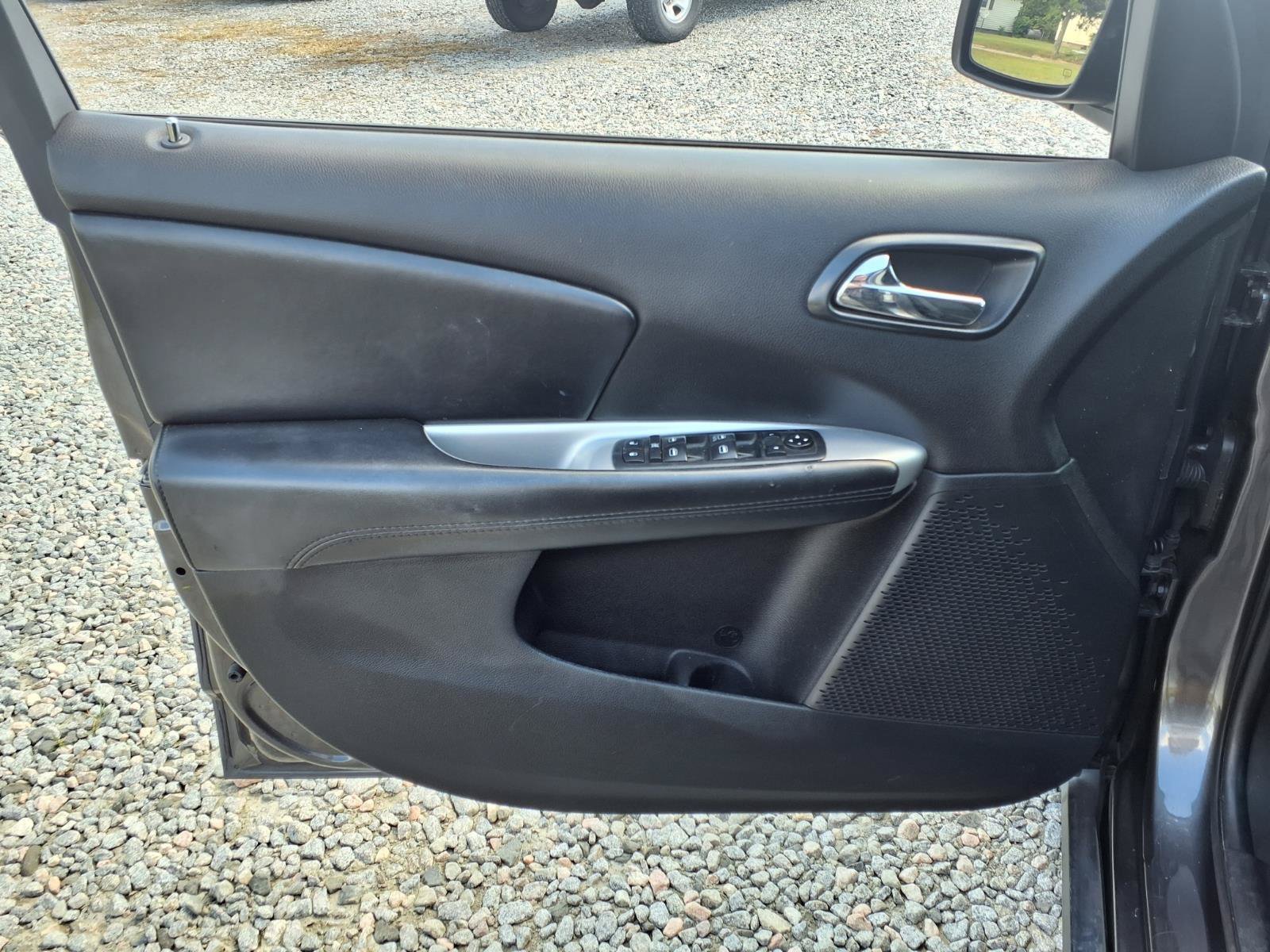 Used 2019 Dodge Journey SE w/ Connectivity Group FWD image 15