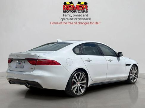 Used 2016 Jaguar XF S image 5