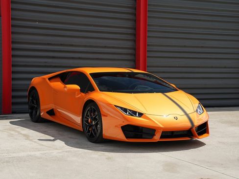 Used 2019 Lamborghini Huracan LP 580-2 image 11