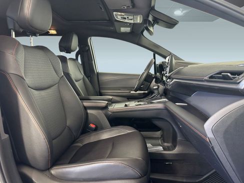 Used 2023 Toyota Sienna XSE image 28